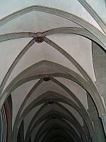 Klick: Gewölbe beim linken Kapellenkranz 201kB