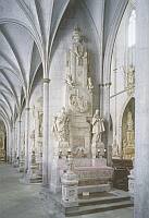 Klick: Langhaus, nördl. Kapellenreihe 275kB