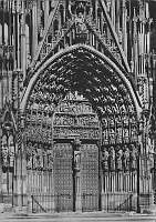 Klick: Hauptportal (Westfassade) mit Passion Christi (im Bogenfeld)
und Propheten (Gewände) 366kB