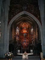 Klick: Der hochgotische Chor mit dem sagenhaften Renaissancealtar (Fam. Zürn, Jörg
Zürn) 1613-1616, Fresko ,,Jüngstes Gericht (J. C. Stauder 1722) 238kB