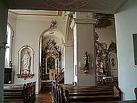 Klick: Linkes Seitenschiff zum linken  Seitenaltar 173kB