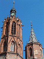 Klick: Oberer Teil der Türme aus Südost 255kB