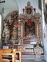 Klick: Rechter Seitenaltar von Schupp (Gemälde: Glückher ca. 1703),
Taufstein ca. 1620 342kB